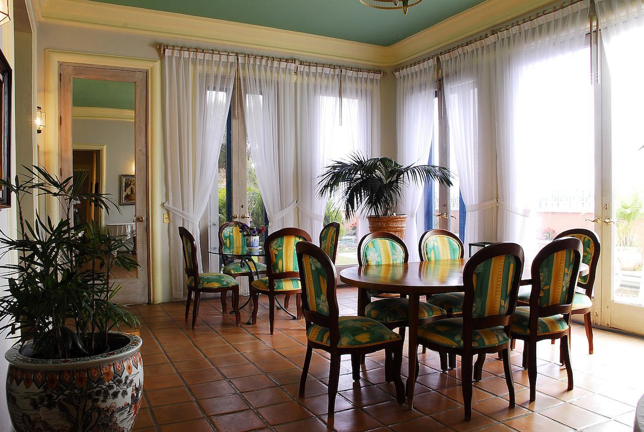 Lake Chapala Inn エクステリア 写真